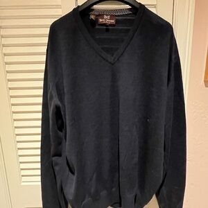 Hickey Freeman 100% merino wool Men's navy v-neck Sweater